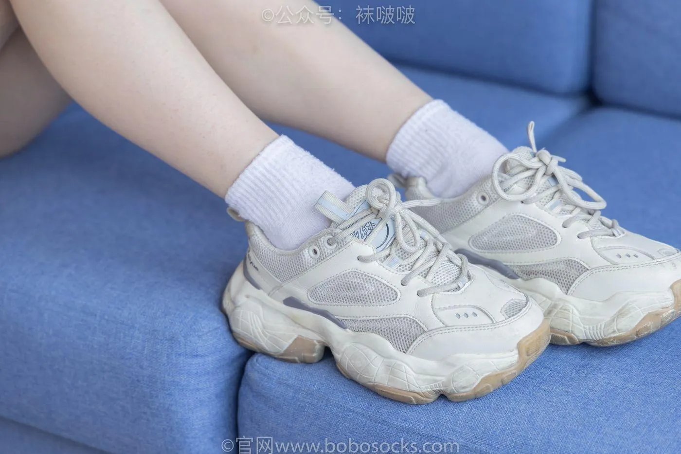 [BoBoSocks袜啵啵]NO.084 苏苏-运动鞋、日常所穿白棉袜、裸足 [140P]插图1